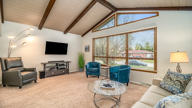 Building Photo - 886 Arthur Dr Unit ID1285093P