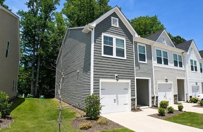 Building Photo - 225 Peebles Dr