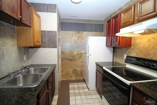 Photo - 130 E 9 Mile Rd