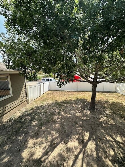 Photo - 18520 Mammoth Cave Blvd