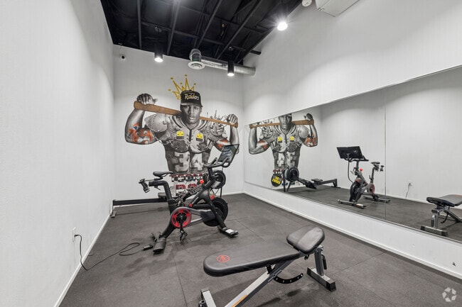 Gym - shareDOWNTOWN - Arts District