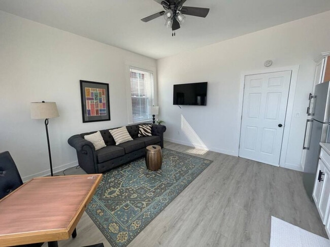 Photo - 216 E Liberty St Unit ID1056066P