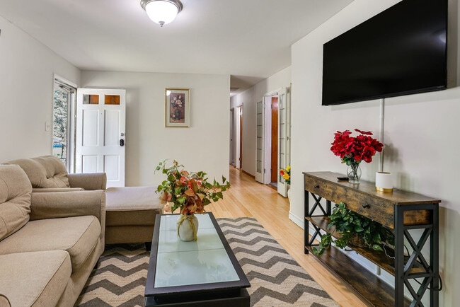 Photo - 3912 Bishopmill Dr Unit SI ID1587979P
