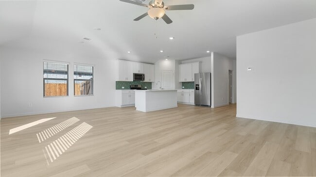 Photo - 510 Yellowstar Ln