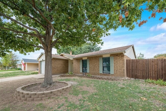 Building Photo - 713 Sunny Slope Dr