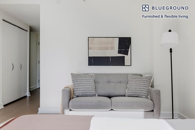 Photo - 450 W 42nd St Unit FL36-ID1608