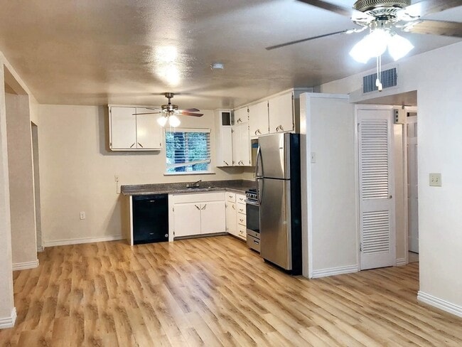 Photo - 1911 Mimosa Dr