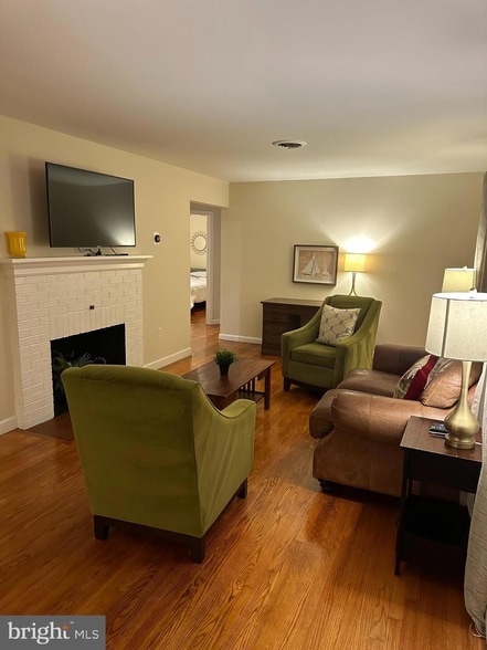 Photo - 8754 Signal Hill Rd