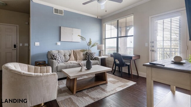 Building Photo - 7500 I-35 Unit 1042