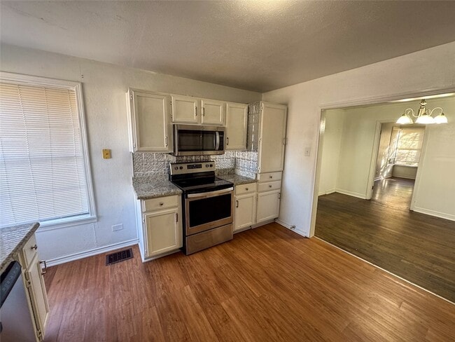 Photo - 1431 W Chestnut St