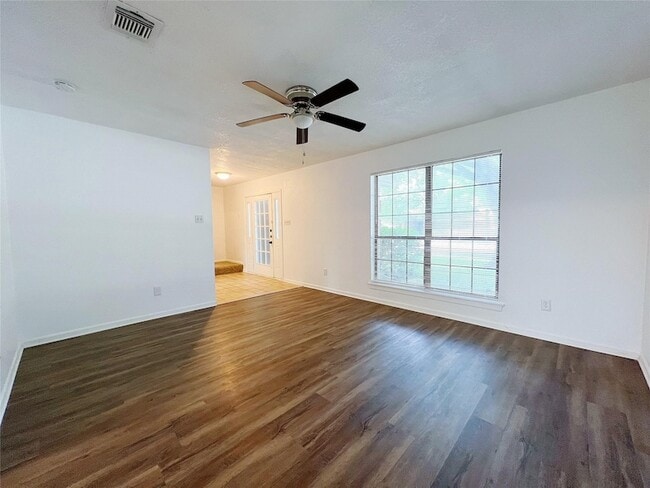Photo - 616 Valley Spring Dr