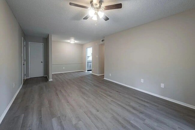 Photo - Heritage Oaks @ Wakefield (Promotion!)