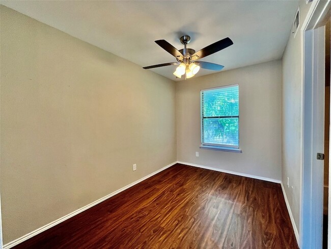 Photo - 2526 W Prairie St Unit 208