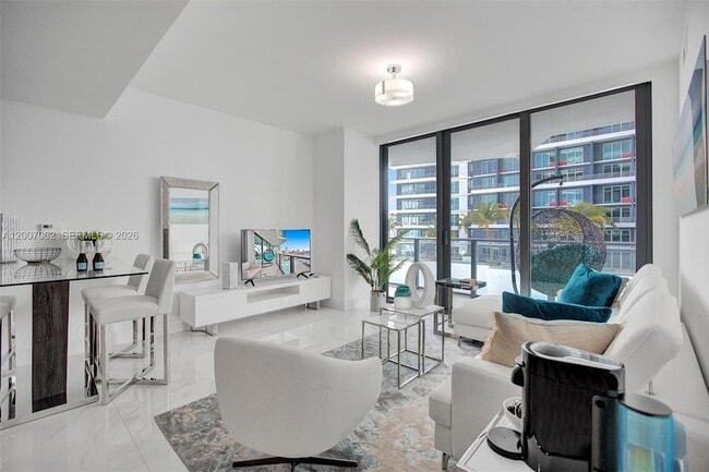 Building Photo - 1300 S Miami Ave Unit 1407