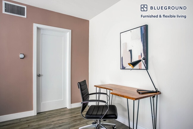 Photo - 17200 Burbank Blvd Unit SI FL2-ID949