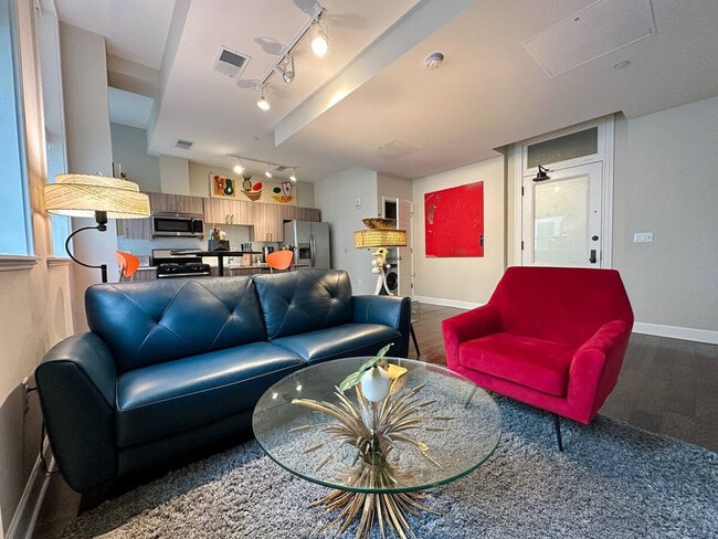 Building Photo - 256 E Main St Unit ID1237043P