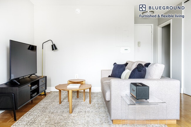 Photo - 500 2nd Ave Unit FL16-ID478