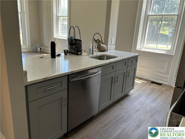 Photo - 146 S Church St Unit 1