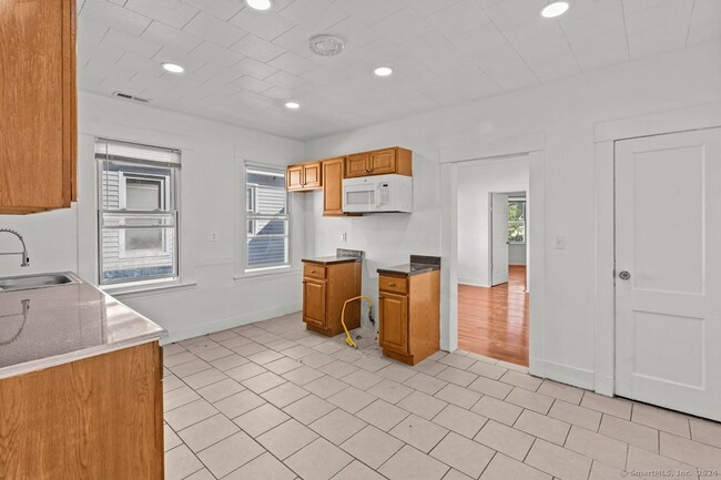 Photo - 56 Blake St Unit 2