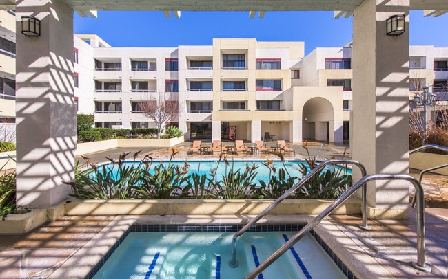 Photo - The Colonnade Apartments