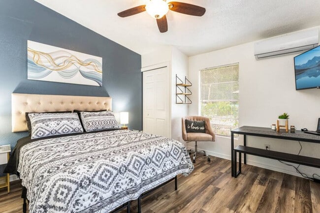 Photo - 2233 E Kaley Ave Unit ID1094193P