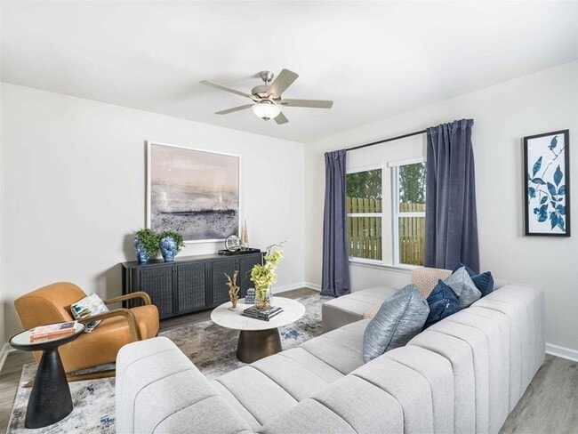 Photo - 133 Pyramid Ln