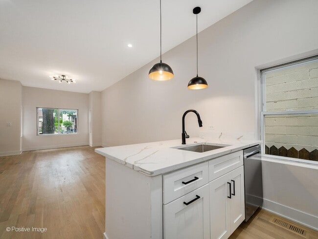 Photo - 2142 N Maplewood Ave