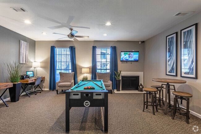 Resident's Lounge - Westmount at Copper Mill Apartments