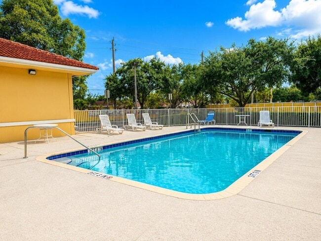 Photo - 9905 Westwood Dr Unit 163