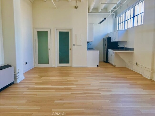 Building Photo - 312 W 5th St Unit 926