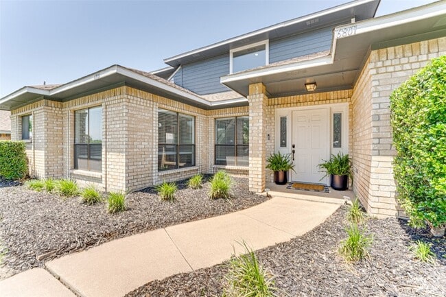 Building Photo - 6801 Alissa Dr