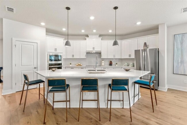 Photo - 809 Castlebar Wy