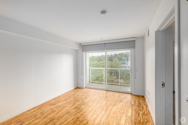 Citron 1BR, 1BA - 678SF - Living Room - 3030 South Water Apartments
