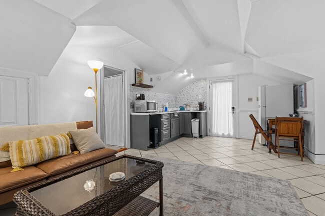 Photo - 912 Little Bay Ave Unit ID1354828P