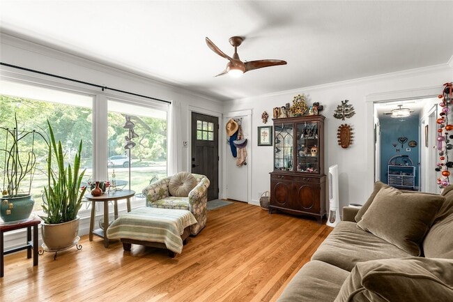 Photo - 5831 Burr Oak Dr