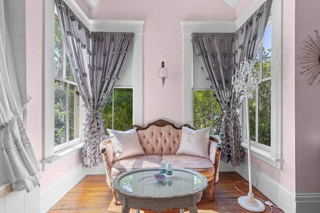 Photo - 221 SE 7th St Unit ID1359119P