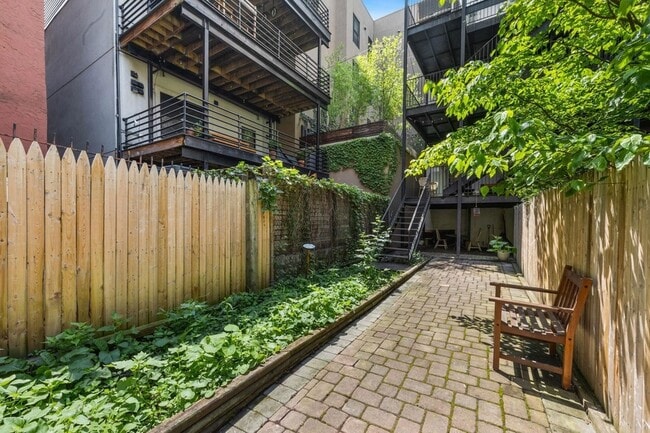 Building Photo - 107 Harrison St Unit 2
