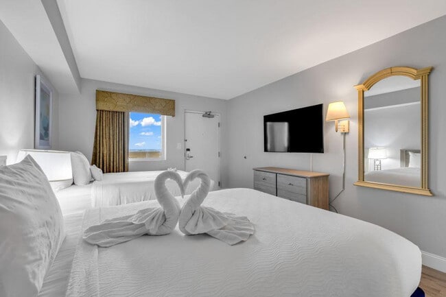 Photo - 2000 N Ocean Blvd Unit ID1268070P