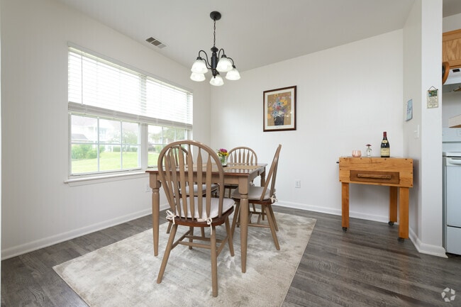 1BR, 1BR - 868SF - Dining Room - Daniel's Creek at Baytowne