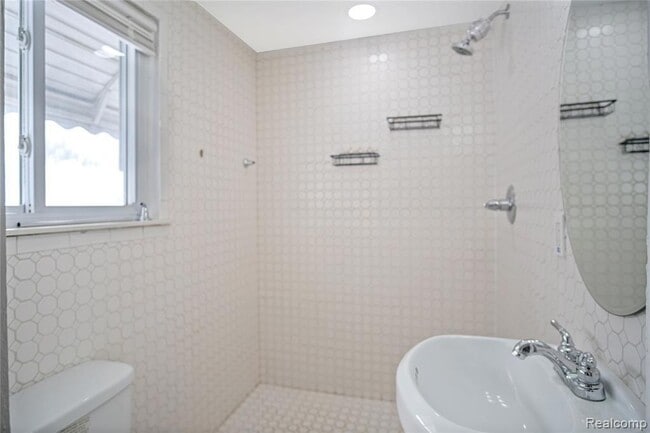 Photo - 14000 Nadine St