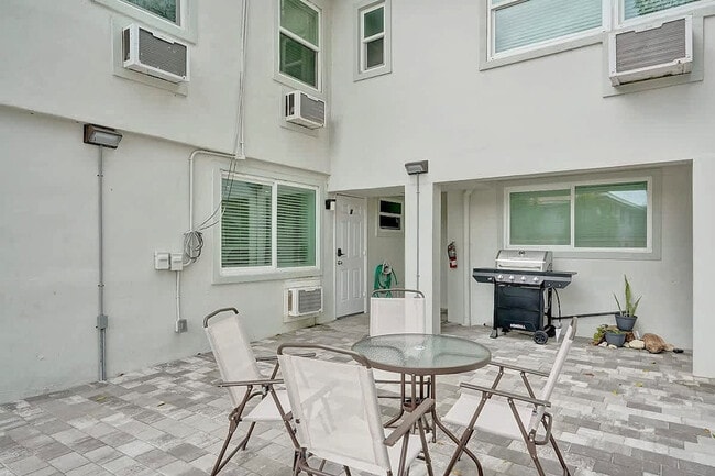 Photo - 906 N Riverside Dr Unit SI ID1504053P