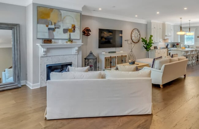 Photo - 305 Alice St Unit ID1244803P