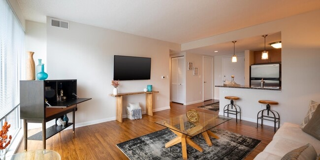 Photo - Concord Crystal City