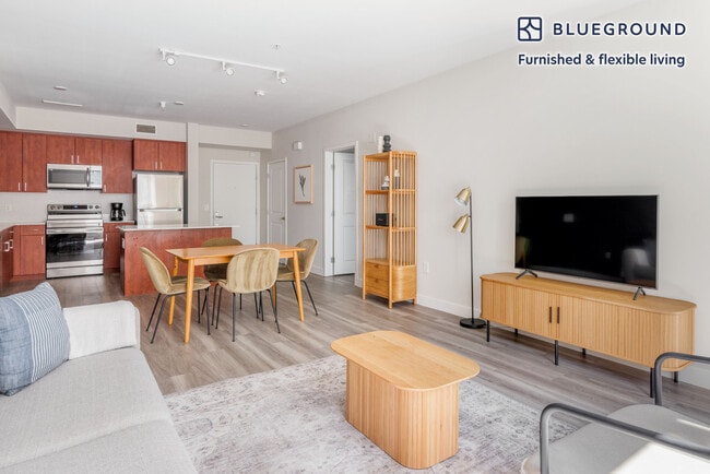 Photo - 24 Union Square