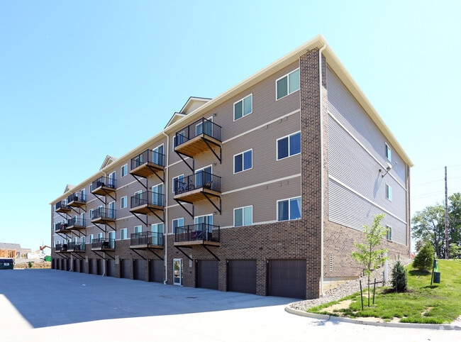 Exterior - Walnut Lake