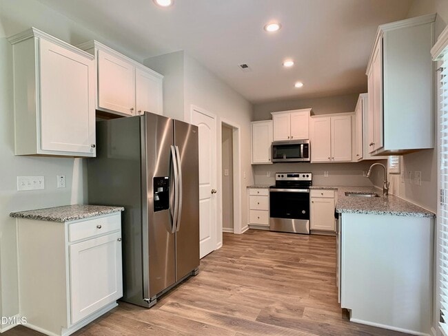 Photo - 131 Diploma Dr