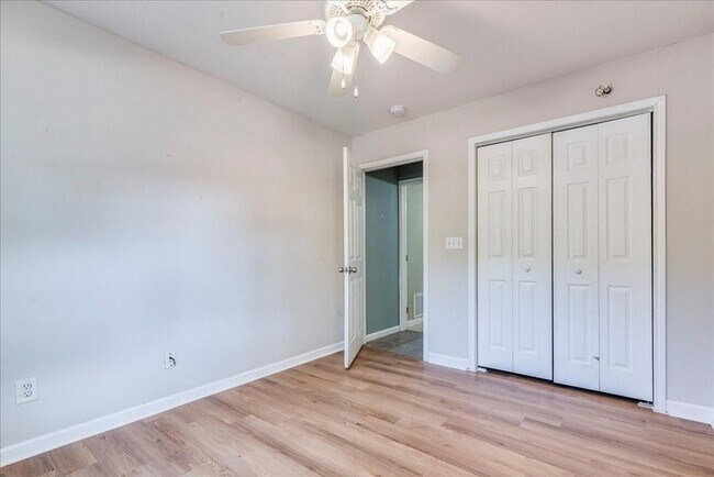 Photo - 609 Cottonwood St