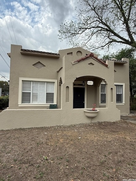 Photo - 402 W Elsmere Pl