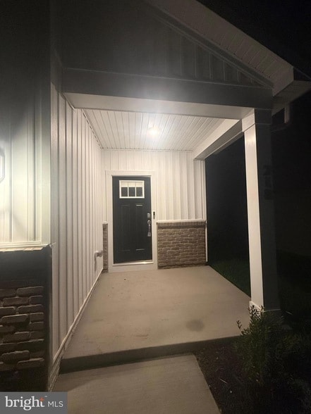 Photo - 218 Munsee Cir