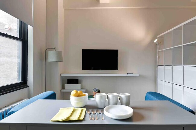 Photo - 331 E 9th St Unit ID1358389P